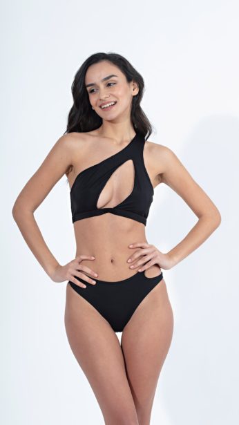 bikini μπούστο με έναν ώμο και λοξό κόψιμο στο μπούστο και στην πλάτη σε μαύρο χρώμα
